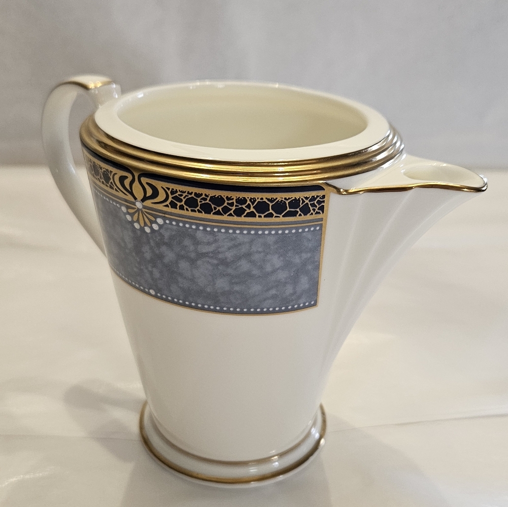 Noritake "Icon" pattern creamer. - Picture 5 of 7